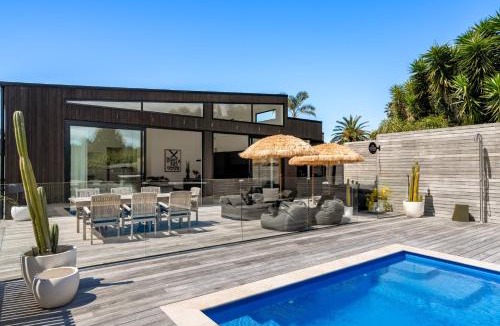 Whangamata Villa | Hosts on the Coast The Country Club