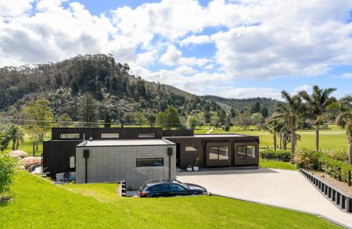 Whangamata Villa | Hosts on the Coast The Country Club