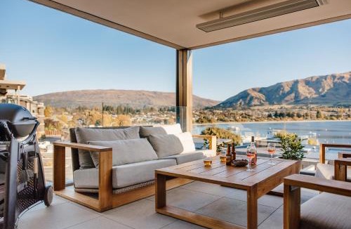 Wanaka Apartment | Azure Luxe Lakeside Retreat with pool, spa and gym