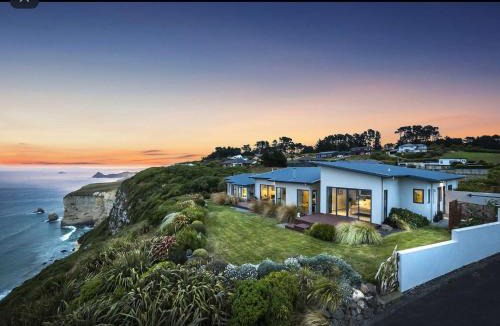 St. Clair Bed & Breakfast | Oceanview Haven B&B