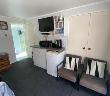 Waihi House | Union Street Hideaway