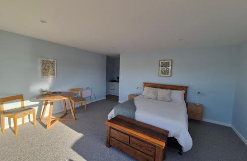 Curio Bay Apartment | Accomodation at Curio