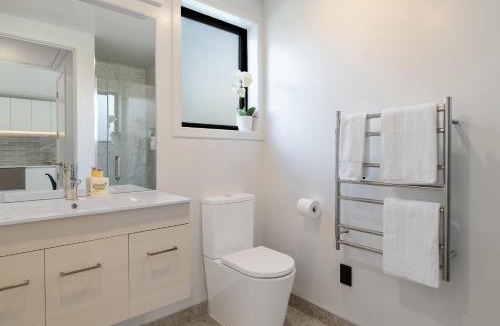 Kawarau Falls House | Two Private Bedrooms Perfect for Two Travellers