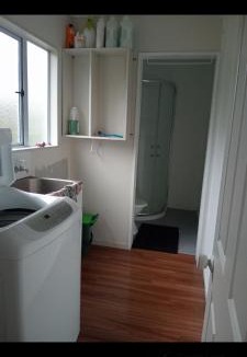 Tauranga House | Budget holiday room one Spring street