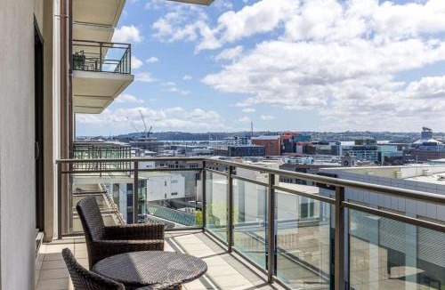 Auckland Central Business District Apartment | Resort Style CBD 1BR with Carpark & Balcony