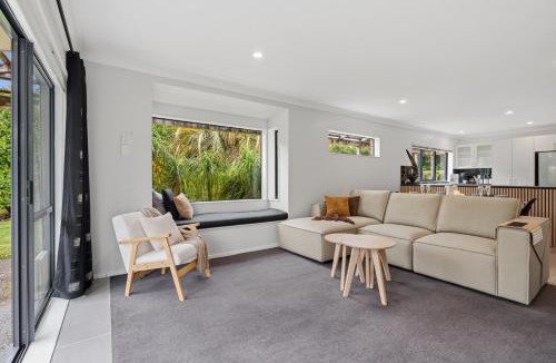 Helensville House | Clay Cottage