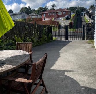 Massey House | Private Garden Guesthouse with Ensuite - Near Westgate