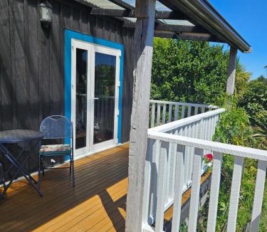 Hokitika Apartment | The Blackhouse Cottage