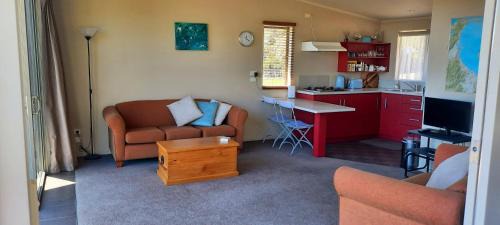 Tata Beach House | Cedar Cottage