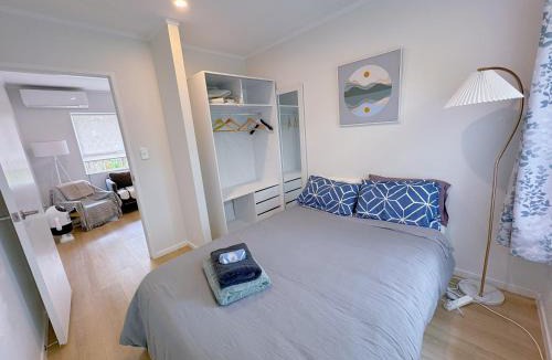 Mount Eden Apartment | Bright Eden Park two bed townhouse private parking