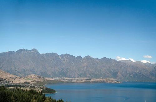 Fernhill Villa | The Alpine Lakeview Luxe Retreat VI by Peakhost