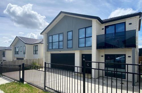 Auckland House | Koromeke Luxury 370sqm New Build, Ideal for Groups