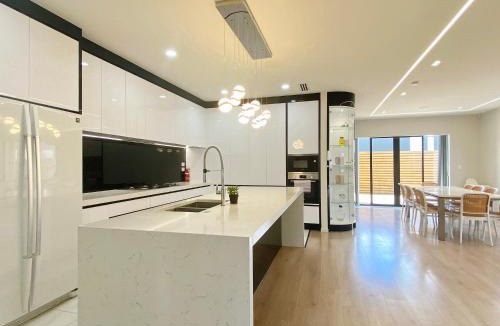Auckland House | Koromeke Luxury 370sqm New Build, Ideal for Groups