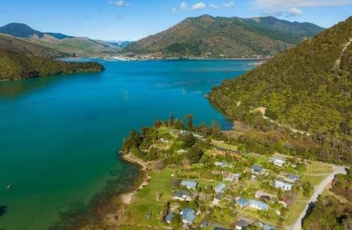 Shakespeare Bay House | Absolute Tranquility - surrounded by native bush