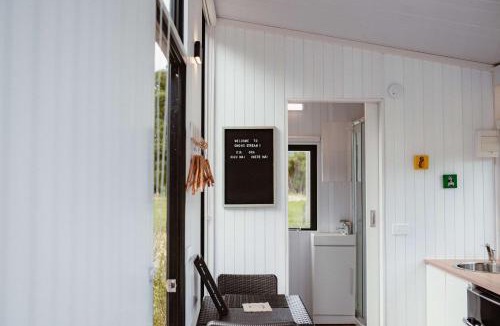 Kennedy Bay House | Omoho Stream X by Tiny Away