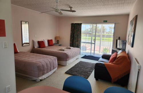 Awanui Hotel | Norfolk Motel & Campervan Park