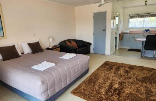 Awanui Hotel | Norfolk Motel & Campervan Park