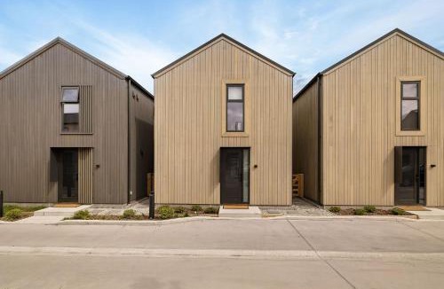 Frankton House | Aurora Five Mile Villa, Queenstown - with parking