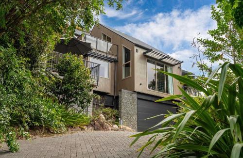 Omori House | Camelot - Lake Taupo - Holiday Home - Pukawa