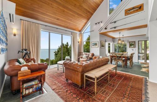 Omori House | Camelot - Lake Taupo - Holiday Home - Pukawa