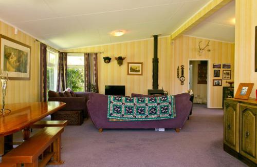 Turangi House | The Trout House - Turangi Holiday Home