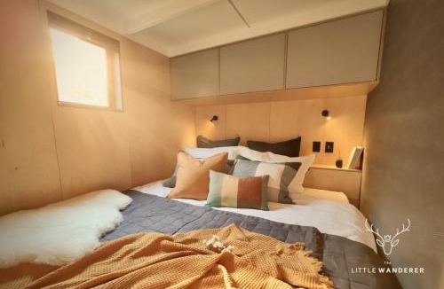Sunshine Bay House | The Little Wanderer