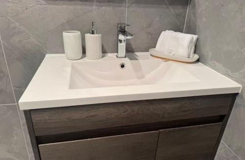 Flat Bush Apartment | Two Bedroom Apartment