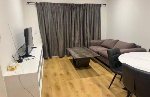 Flat Bush Apartment | Two Bedroom Apartment