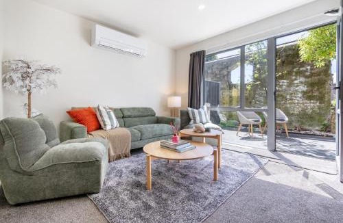 Spreydon Apartment | 6BR Home Walk to Wolfbrook Arena and Hagley Park