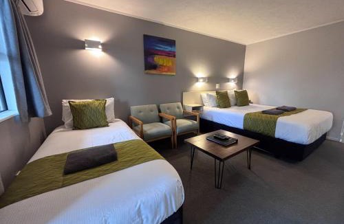 Paraparaumu Beach Hotel | Wrights by the Sea Motel