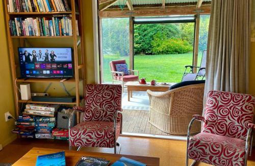 Patons Rock House | Kakariki Bach - Family Haven