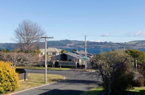 Rainbow Point House | Jacksons - Two Mile Bay Holiday Home