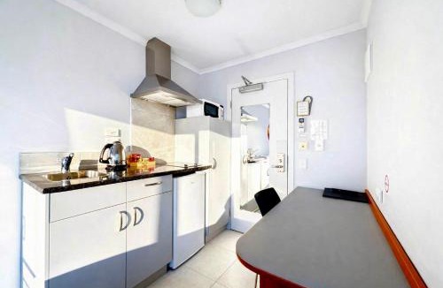 Petone Hotel | BKs Premier Motel Esplanade