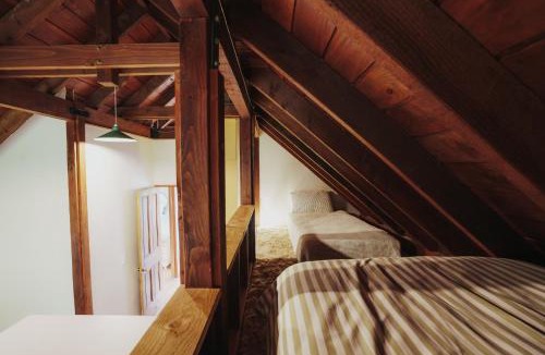 Arthur's Point House | Cosy 3BR Alpine Chalet Near Queenstown, Fireplace, Family-Friendly and Minutes to Skiing