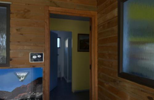 Manapouri Other | Freestone off-grid cabin