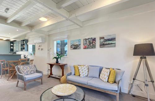 Akaroa Apartment | 1-Bedroom Retreat with Spa Bath & Harbour Outlook
