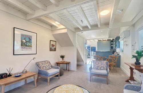 Akaroa Apartment | 1-Bedroom Retreat with Spa Bath & Harbour Outlook