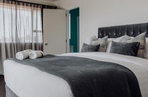 Hokitika House | The Sundowner Beach Club Oceanfront Bliss