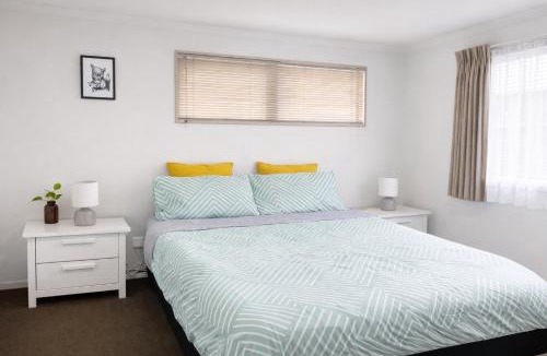 Flat Bush Apartment | Spacious 4 Bedroom Family Home in Mission Heights, Auckland