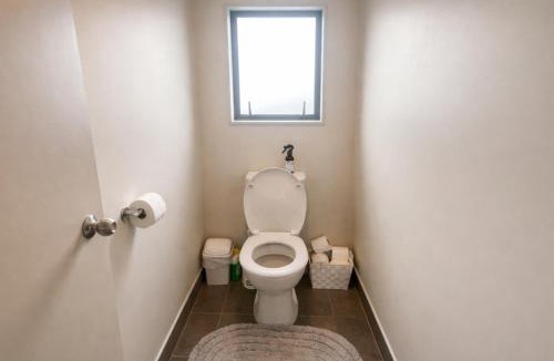 Flat Bush Apartment | Spacious 4 Bedroom Family Home in Mission Heights, Auckland