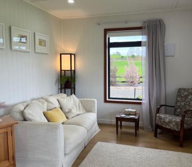 Rotoorangi House | Peaceful Country Cottage