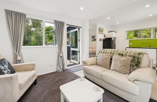 Waitahanui House | Bellbird Cottage - Lake Taupo Bach