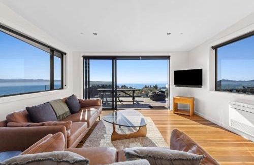 Pohara House | Vista al Mar
