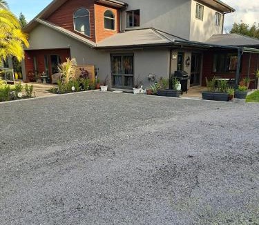 Kinloch House | Shakan BnB Lifestyle block relaxation in Kinloch