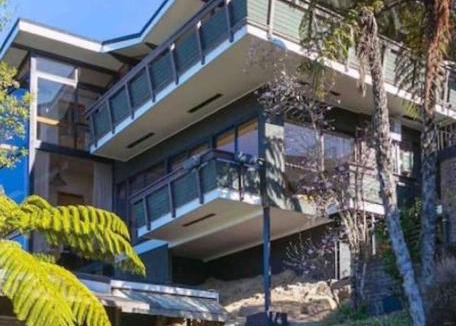 Acacia Bay Apartment | Lago Vista - Modern Private Retreat With Balcony and Lake Views