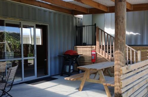 Athenree Hotel | Harbour Heights Cabins