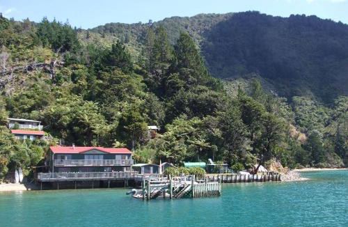 Wilson Bay Resort | The Lodge At Te Rawa
