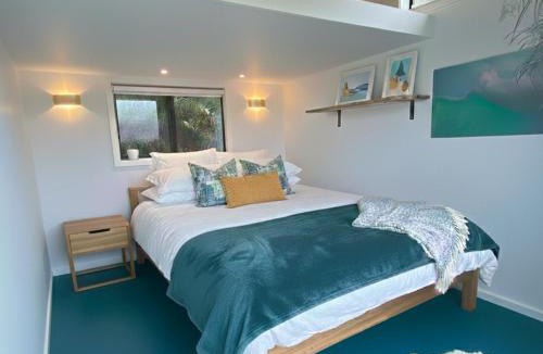 Houghton Bay Ski Chalet | Epic Ocean Views & Outdoor bath