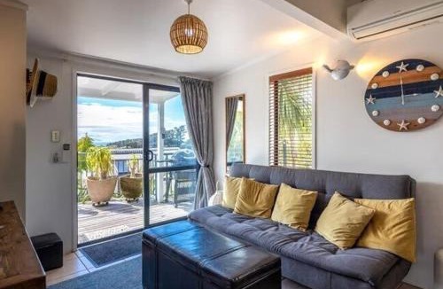 Palm Beach Ski Chalet | Hot Tub Seaview Chalet 12