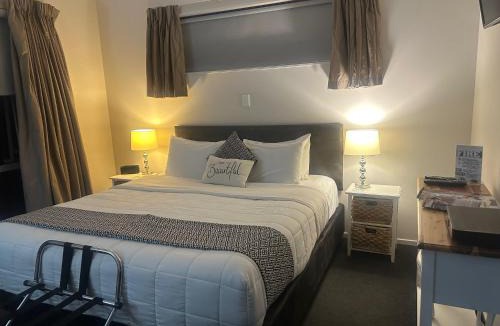 Blenheim Cabin | Two Tree Motel & Lodge